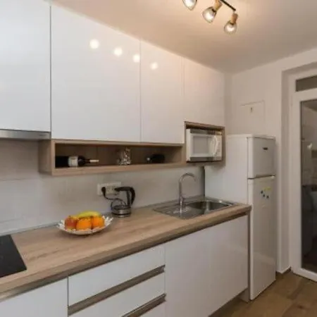 アパート Hitri - One Bedroom With Terrace And Garden View *