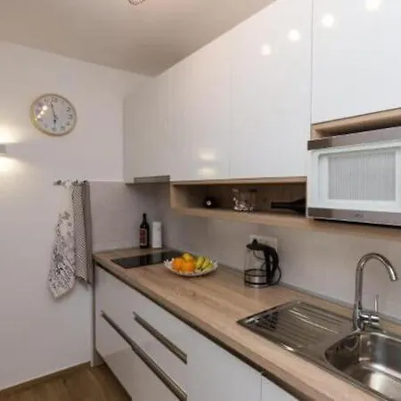 Hitri - One Bedroom With Terrace And Garden View 두브로브니크