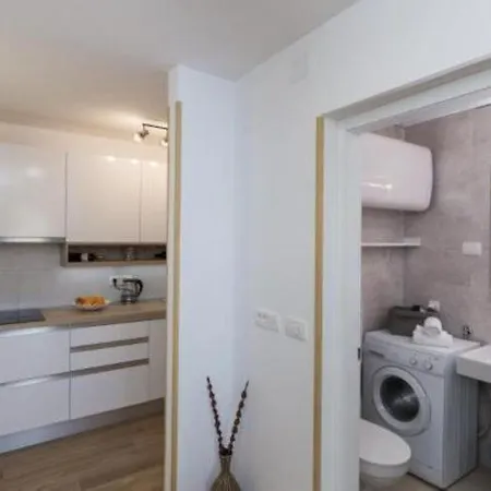 Hitri - One Bedroom With Terrace And Garden View Apartment *