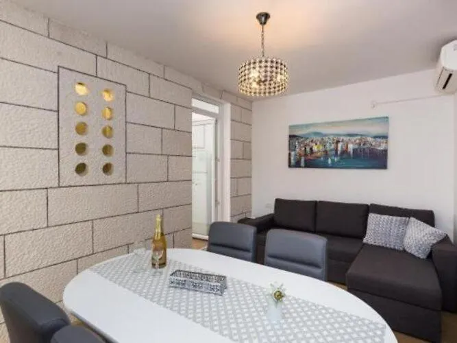 Hitri - One Bedroom With Terrace And Garden View 아파트