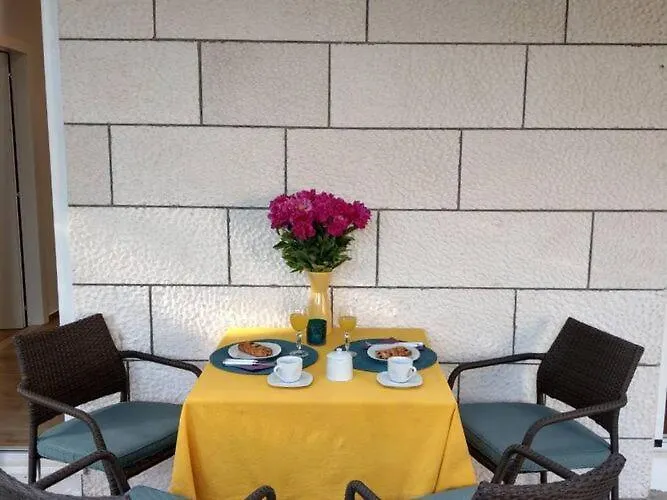 Hitri - One Bedroom With Terrace And Garden View 아파트 두브로브니크