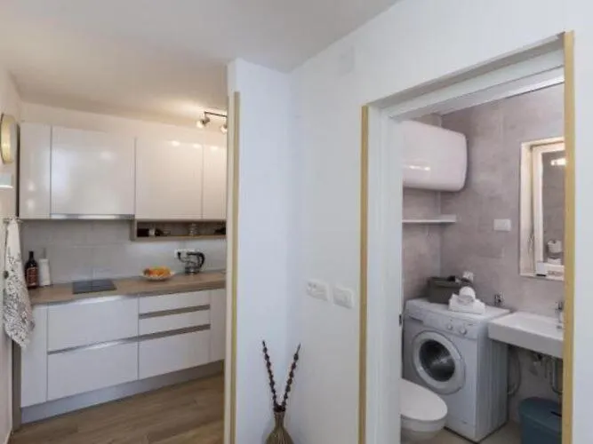 Hitri - One Bedroom With Terrace And Garden View 아파트 *